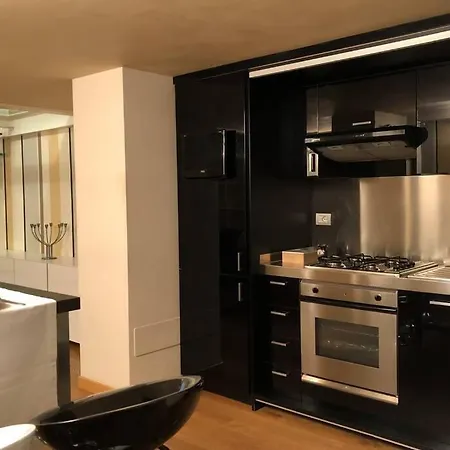 La Casina In Burlamacchi Apartment Milan